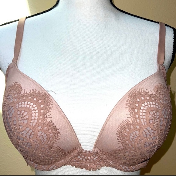 Victoria Secrets push up bra - Picture 4 of 4